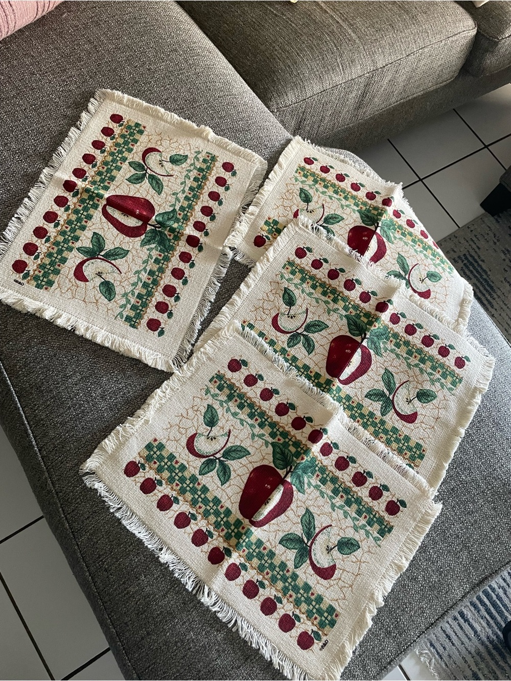 Barth Dreyfuss Set of 4 Vintage Apple Print Fringe Placemats - Red & Green